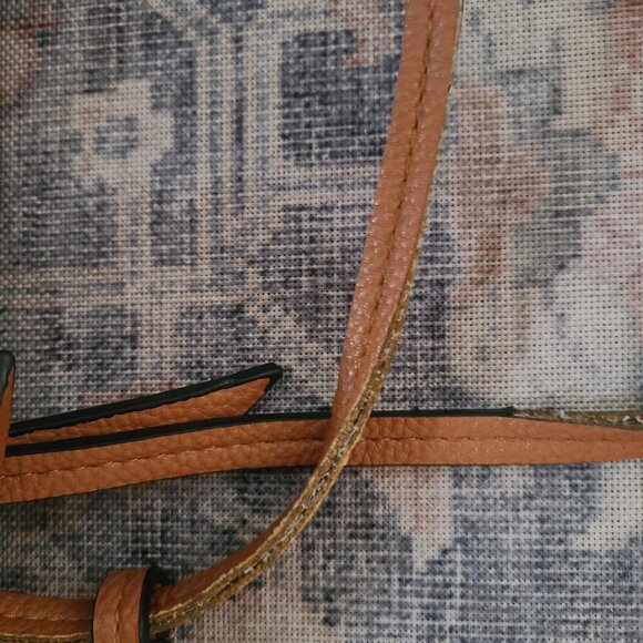 Tan-coloured Pepe Moll shoulde bag with handles and detachable shoulder strap - Picture 5 of 16